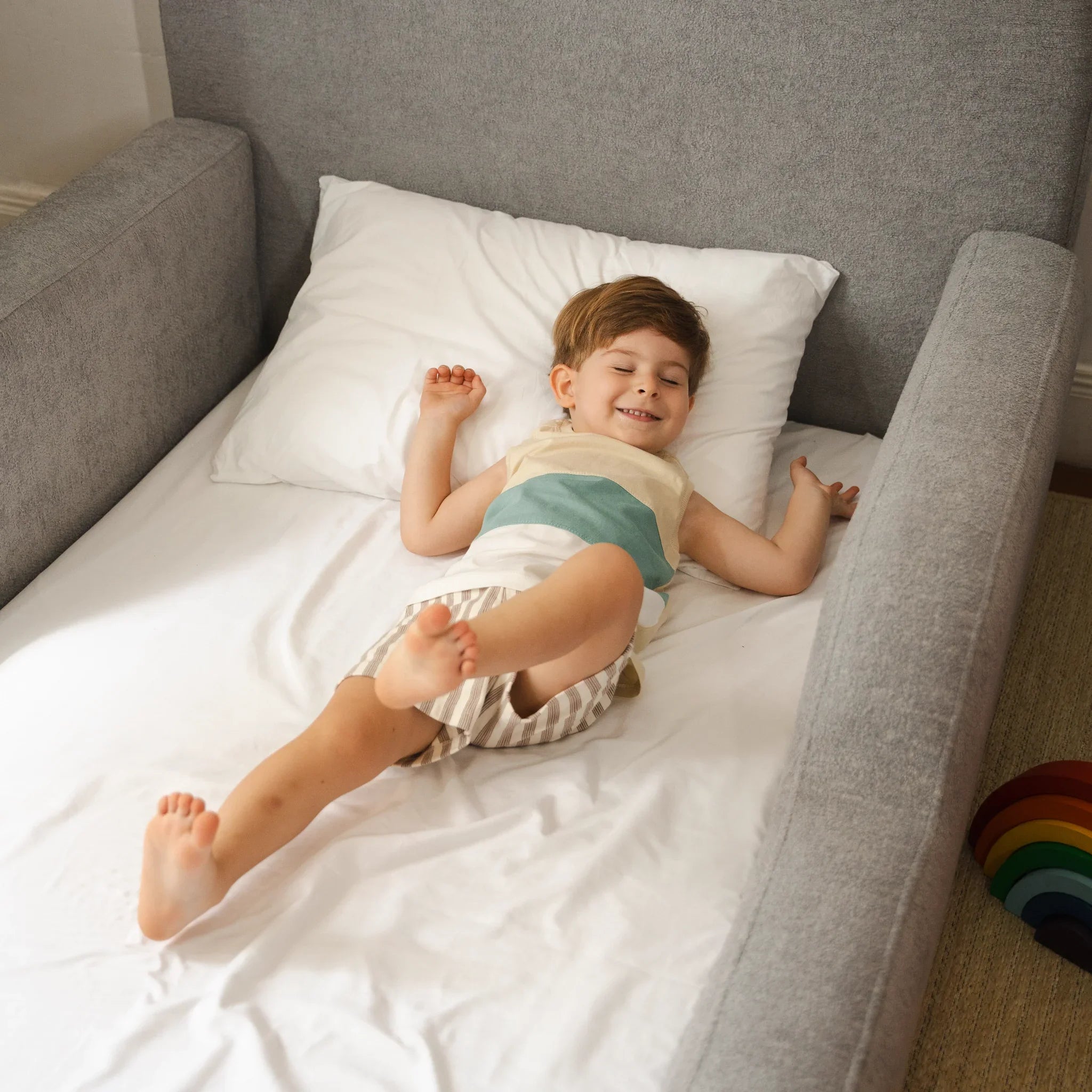 Little Duck Montessori Bed – Stone Castle Gray