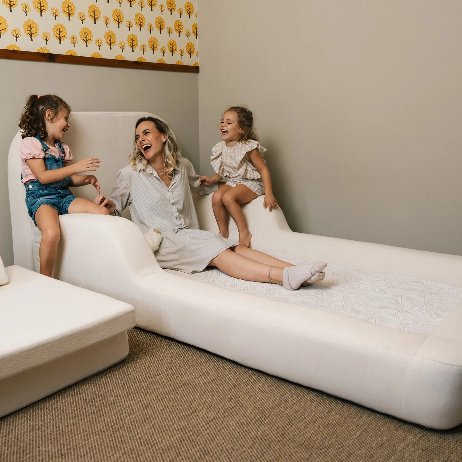 Little Duck Montessori Bed – Vanilla Linen
